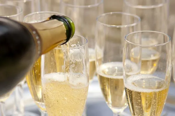 Como servir e harmonizar espumantes nas festas de fim de ano