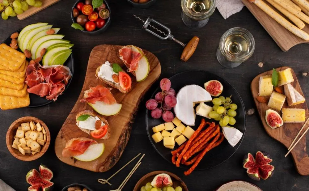 Criando a Noite Perfeita com Vinhos e Petiscos