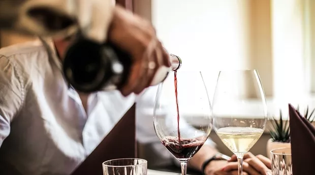 Empresários transformam paixão pelo vinho em negócios milionários