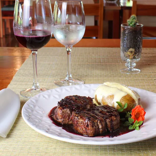 Harmonização de vinhos: como criar combinações que valorizam o cardápio do restaurante