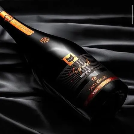 Syrah Black Gran Reserva 1,5 L: intensidade e potência em cada taça