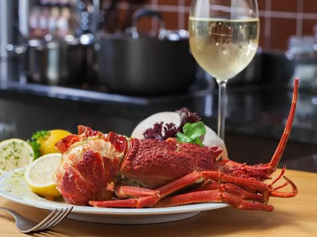 O branco da vez: por que o vinho branco está conquistando novos consumidores no mundo