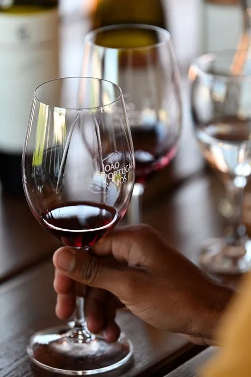 Por que os amantes de vinhos deveriam beber Portugal agora?