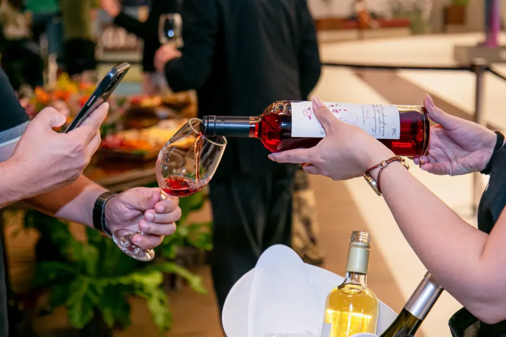 Confraria Gran Reserva Mueller promove encontros sobre o universo dos vinhos com sommeliers convidados 